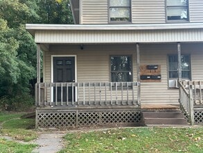 Building Photo - 43 Brainard Pl