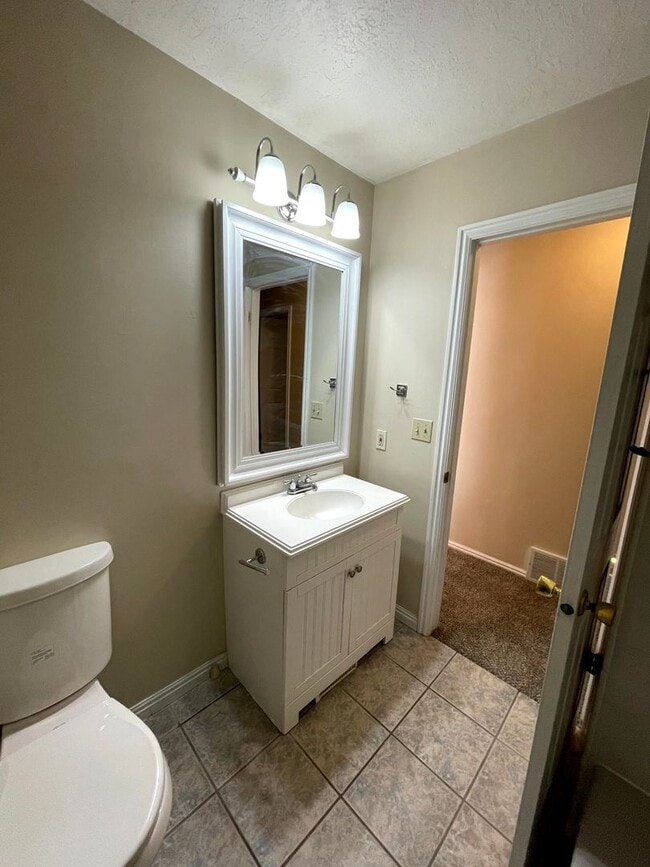 Building Photo - Great 4 Bed/3 Bath home in Layton