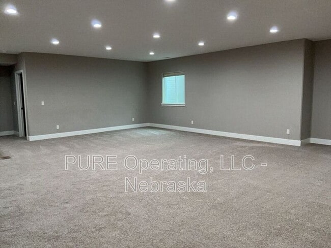 Building Photo - 11910 S 112th St