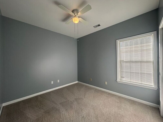 Building Photo - 313 Old Cahaba Trail