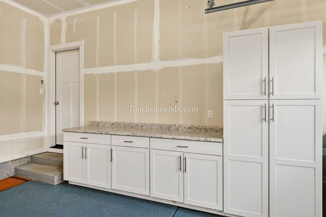 Building Photo - 11333 SE Courteous Ct