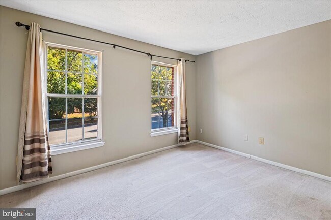 Building Photo - 2111 Crossgate Dr