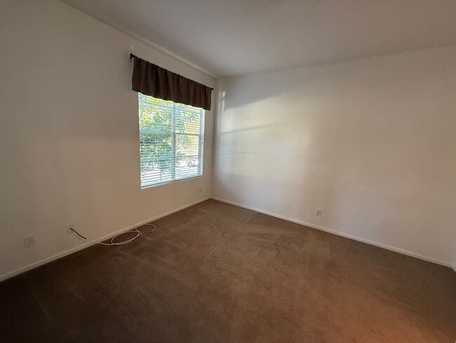 Building Photo - 1BR/1BA Condo w/ ASSIGNED PARKING for rent near Del Mar AVAILABLE NOW!