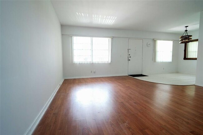 Building Photo - 300 SW 134th Way