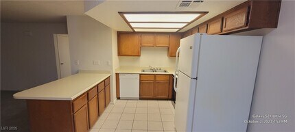 Building Photo - 1208 Observation Dr