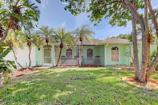 Building Photo - 238 SW Grove Ave