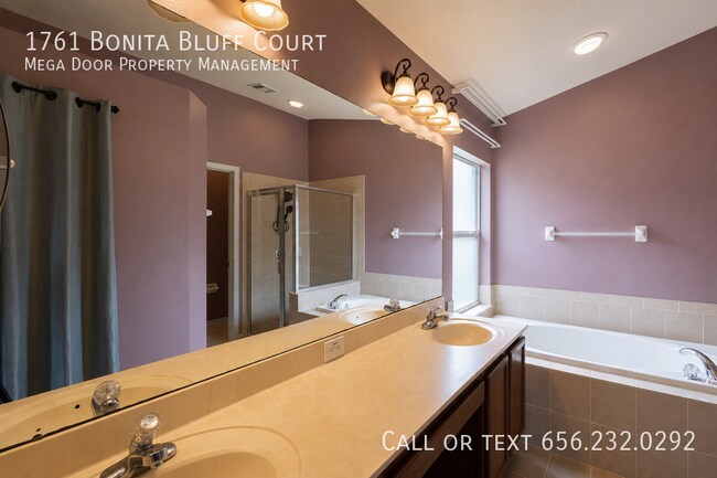 Building Photo - 1761 Bonita Bluff Ct