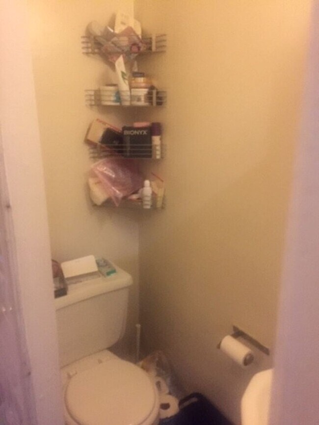 Building Photo - 1012 - Dunne