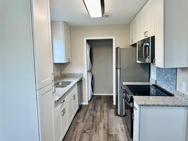 Building Photo - 301 Shady Grove Dr
