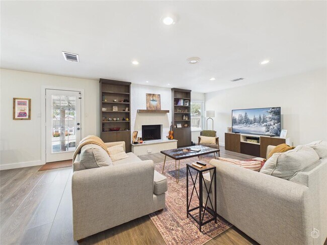 Building Photo - 12600 Esplanade St