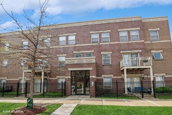 Primary Photo - 803 E 41st St