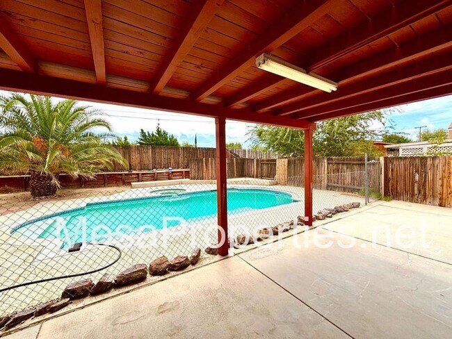 Building Photo - 15261 San Jose Dr