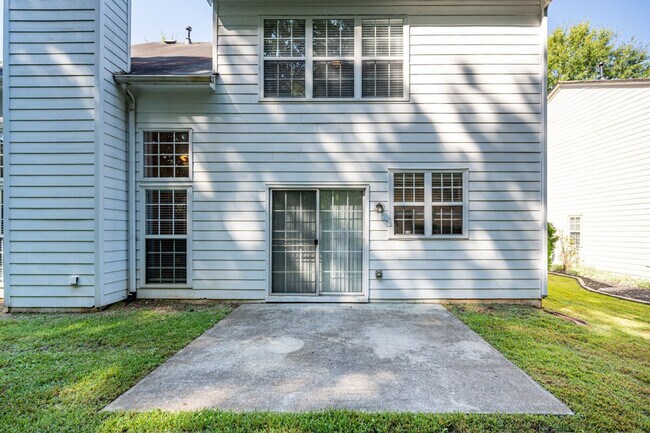 Building Photo - 206 Persimmon Tr