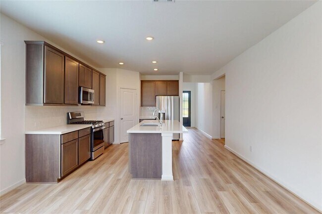 Building Photo - 1203 Sugar Dr