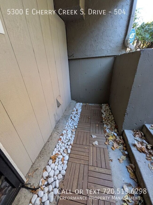 Building Photo - 5300 E Cherry Creek S Dr