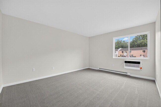 Building Photo - 16 Scarborough Ln