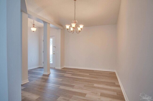 Building Photo - 2029 Shadow Lake Dr