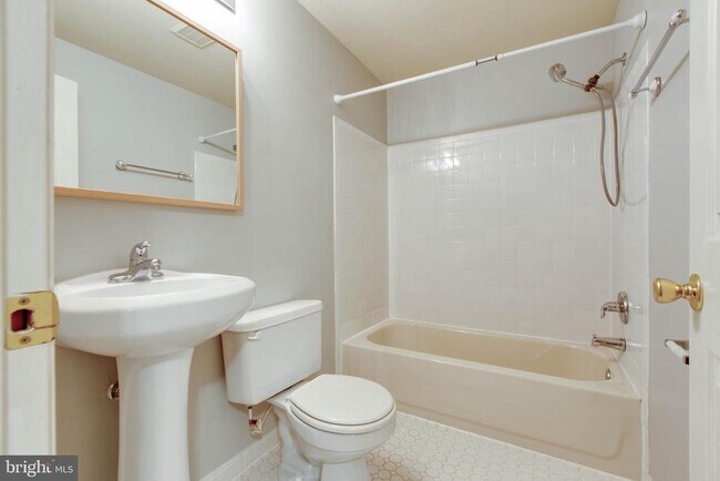 Building Photo - 3318 Hibiscus Ct