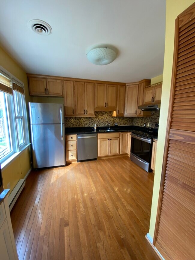 Building Photo - 73 Boileau Ct