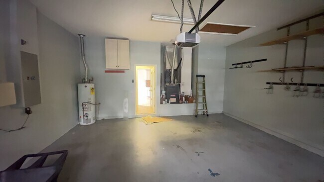 Building Photo - 4 Bedroom Home For Rent in Lutz!