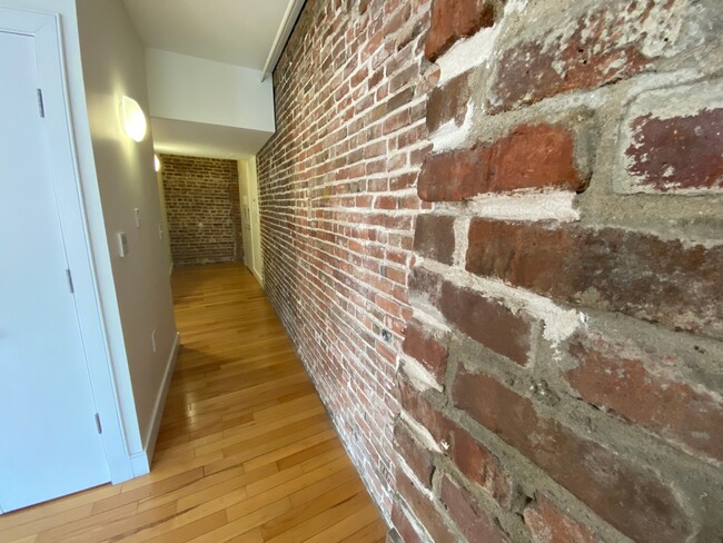 Building Photo - 36 Peck Slip