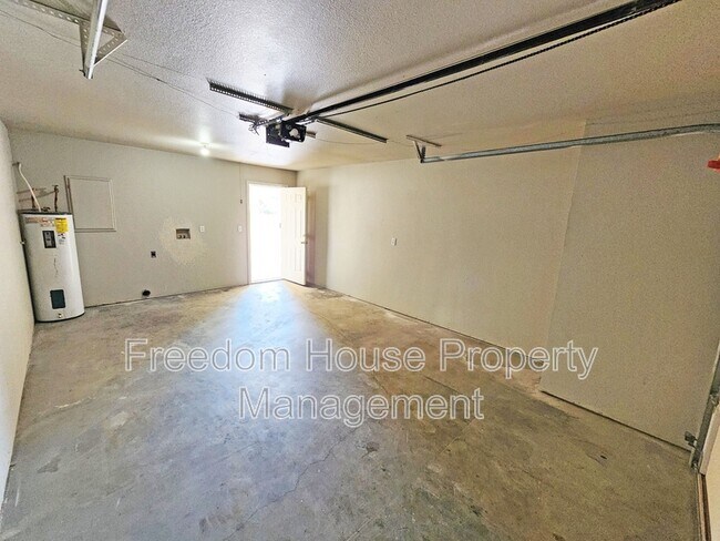 Building Photo - 1081 Marne Ct