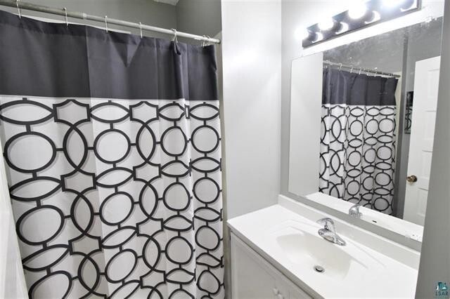 Building Photo - AVAILABLE JUNE - Beautiful 4 Bed 1 Bath Near UMD