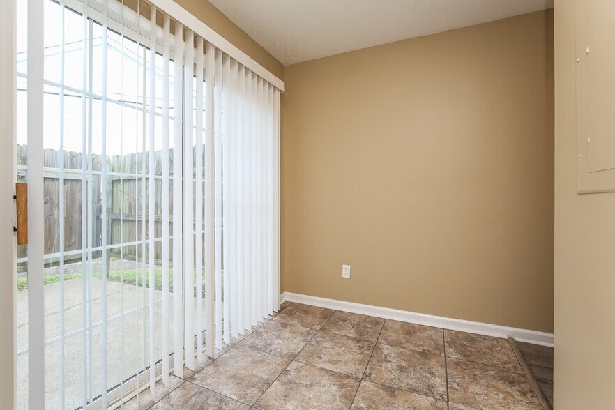 Building Photo - 4080 Nir Shreibman Blvd