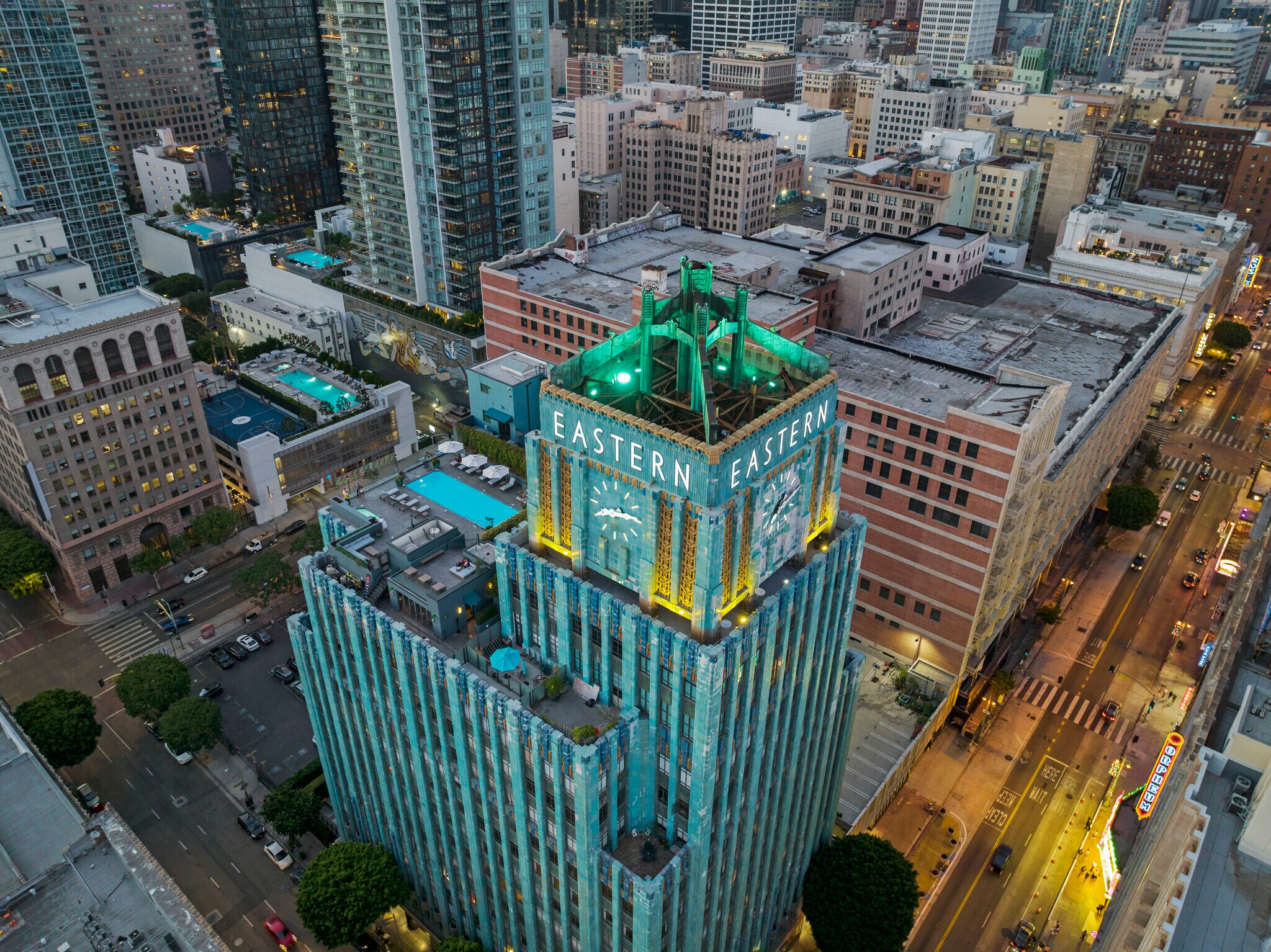 Building Photo - 849 S Broadway