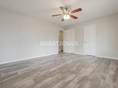 Building Photo - 213 Coachman Dr