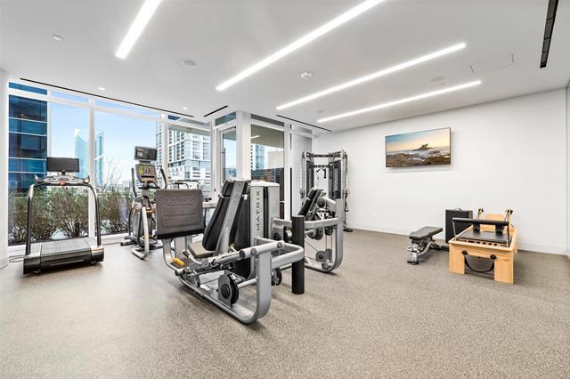 Building Photo - 1747 Leonard St