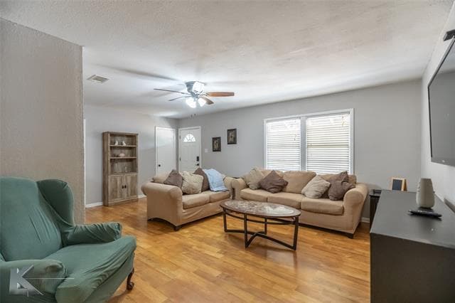 Building Photo - 833 Westview Dr