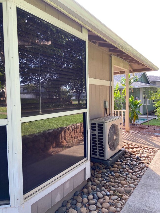 Building Photo - A Rare Find in Ewa!