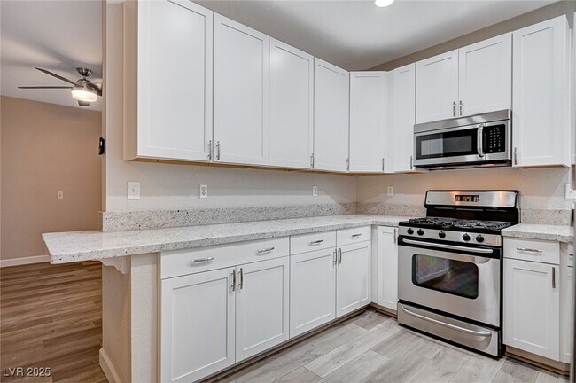 Building Photo - 75 N Valle Verde Dr