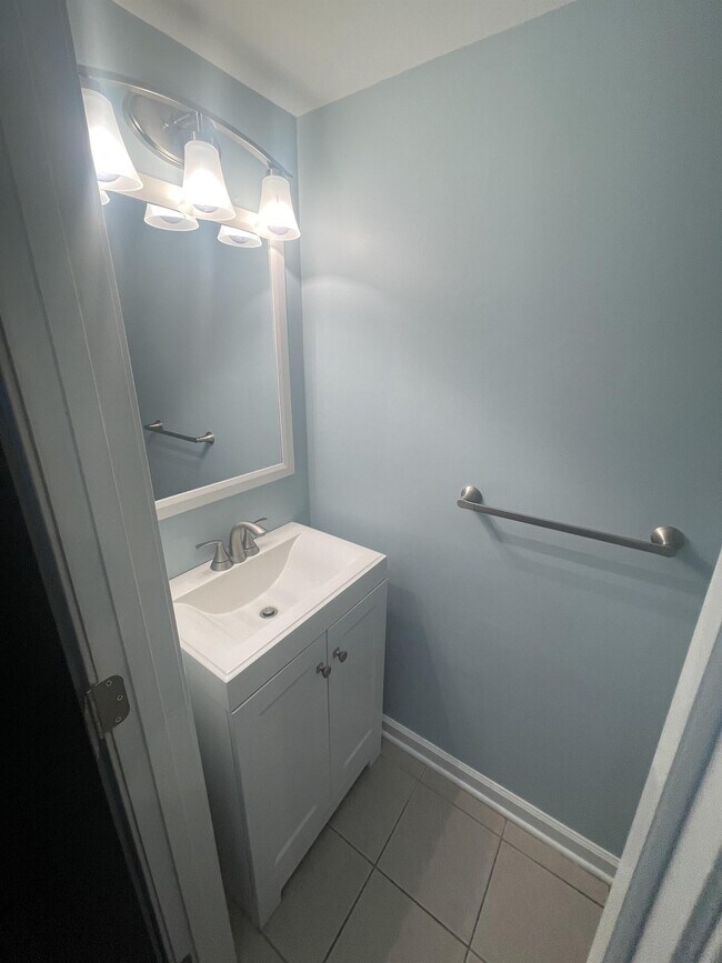 Building Photo - 119 Iron Oaks Cir