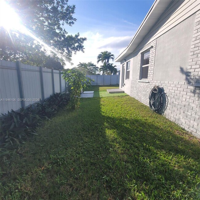 Building Photo - 19930 SW 118th Pl