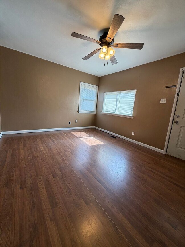 Building Photo - 3 bed | 1 bath Home for Rent in Granite City