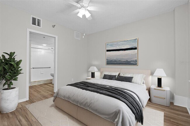 Building Photo - 411 1st Ave N