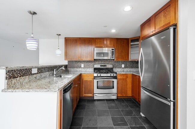 Building Photo - 700 Grove St