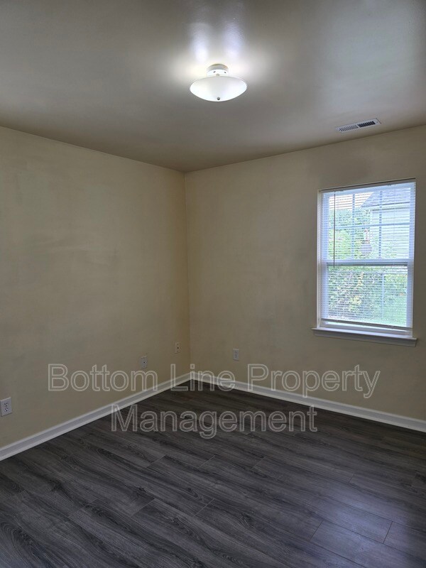 Building Photo - 5326 Eaton Cir