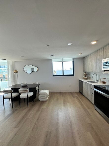 Building Photo - 2501 Jackson St