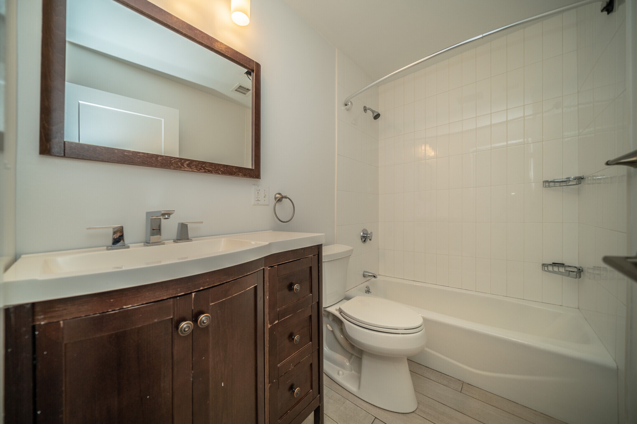 Building Photo - 1590 Cambridge St