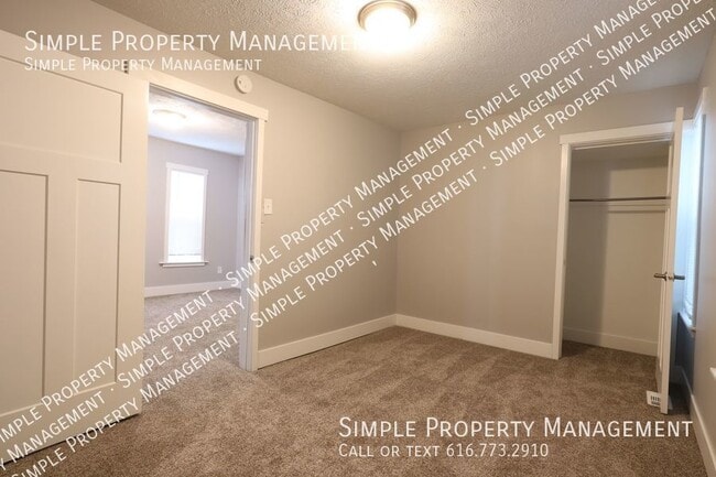 Building Photo - 920 Fourth St. NW --1