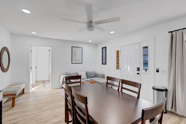 Building Photo - 69B Donelson St