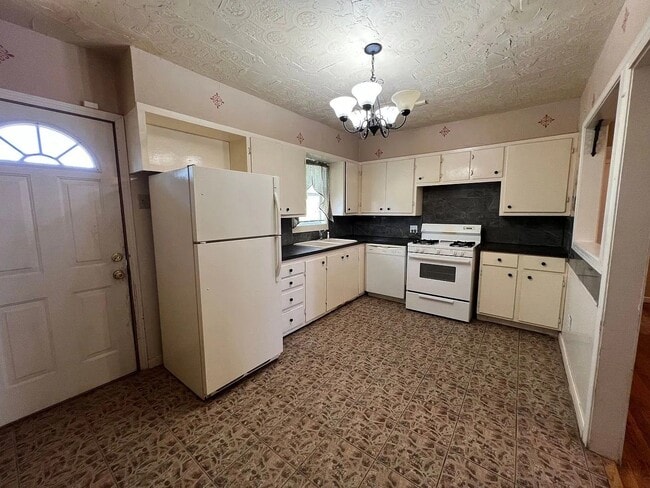 Building Photo - Tech Terrace 2/1 Pre-Lease