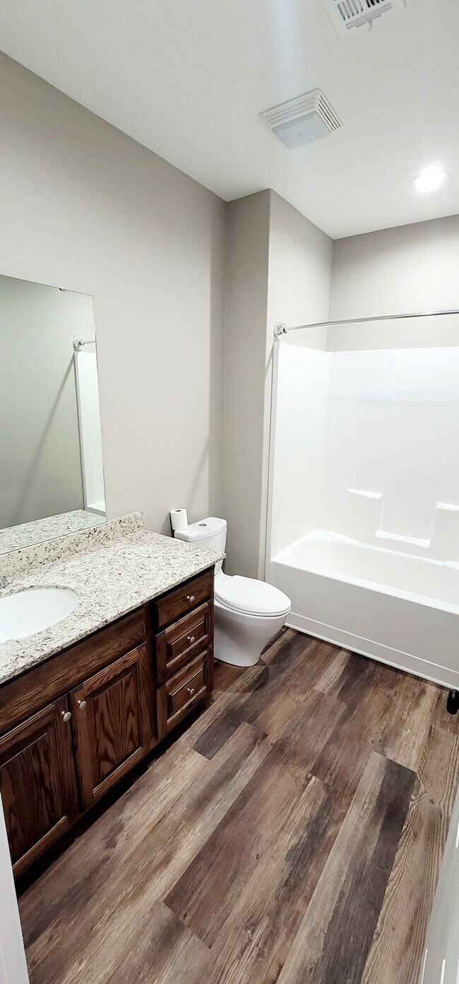 Building Photo - 145 Canterberry St