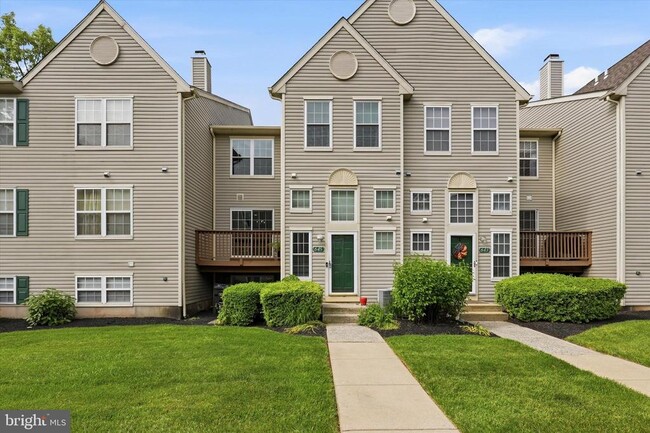 Building Photo - 645 Muhlenberg Dr