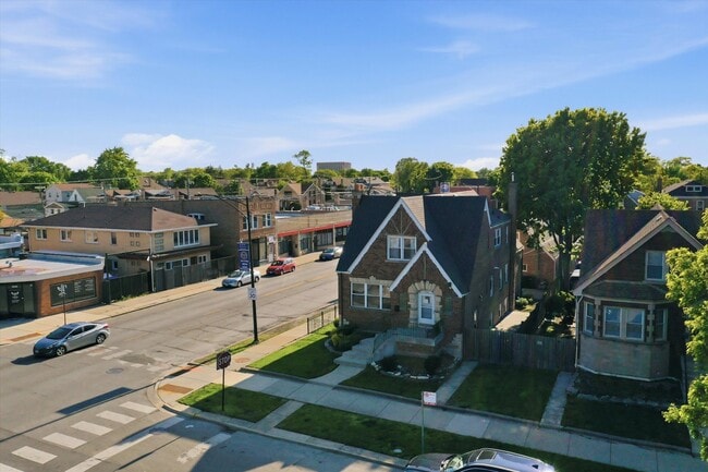 Building Photo - 7058 S Fairfield Ave