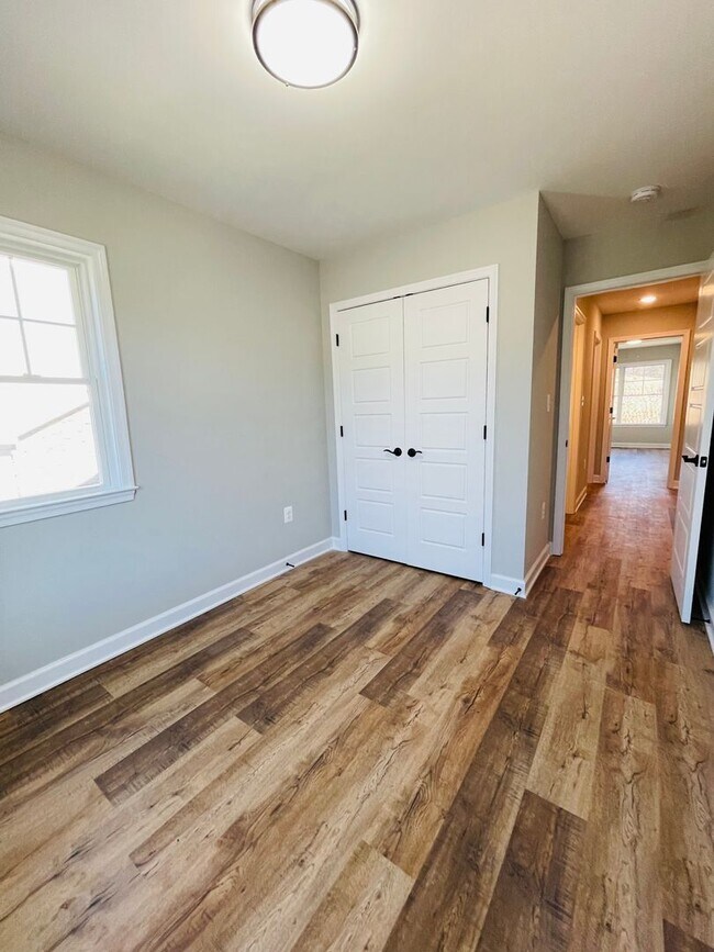 Building Photo - Brand New END UNIT Townhouse in Congers Creek