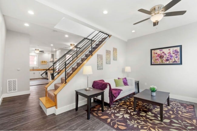 Building Photo - 3 Bedroom 1.5 Bath - Pittsburgh